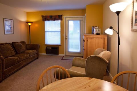 09 Lodge House in Hood River