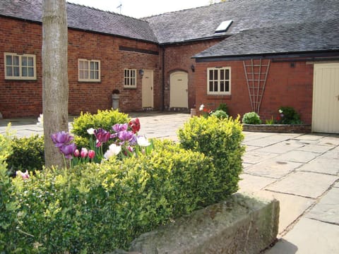Lapwing Cottage Apartment in Staffordshire Moorlands District