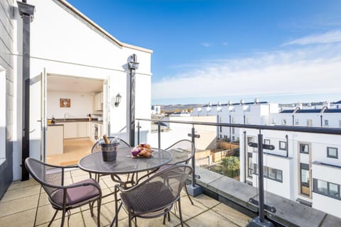 Balcony/Terrace, City view