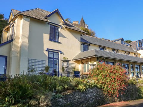 C S Lewis Balcony Apartment in Saint Vincent
