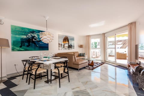 Living room, Dining area