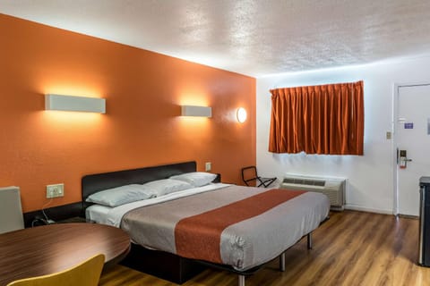 Photo of the whole room, Seating area, On site