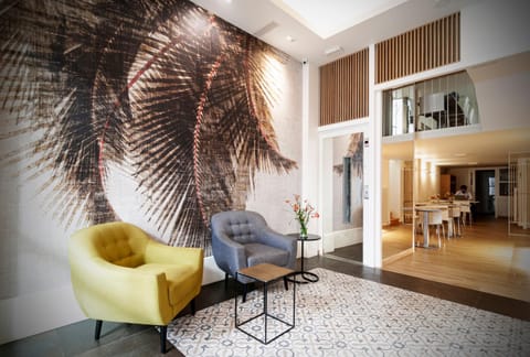Lounge or bar, Seating area