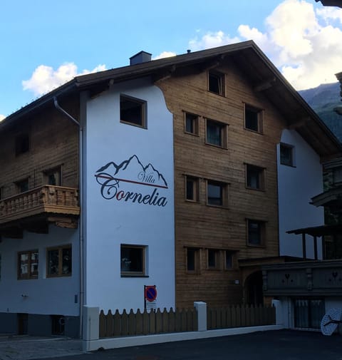 Property building, Facade/entrance