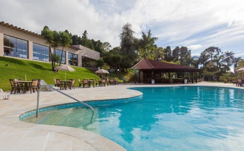 Property building, Garden, Mountain view, Swimming pool, Sunrise, Sunset, sunbed