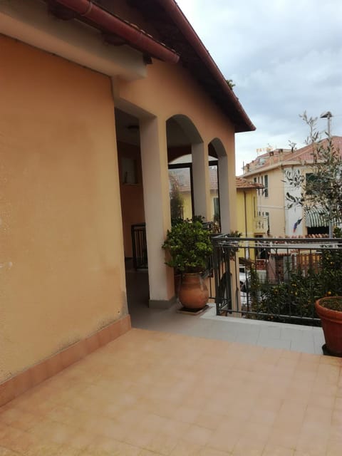 Property building, Balcony/Terrace