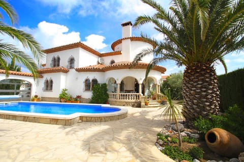 Patio, Patio, Swimming pool