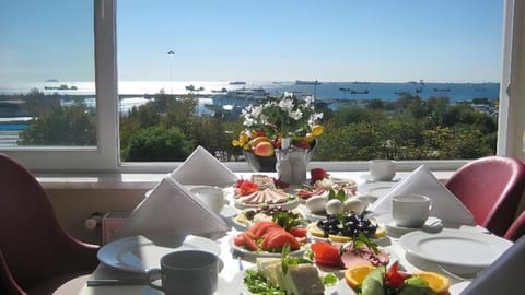 View (from property/room), Balcony/Terrace, Food and drinks