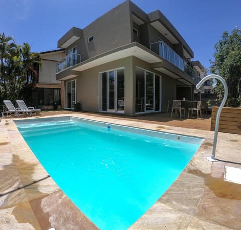 Swimming pool, Swimming pool