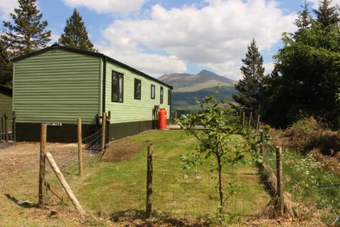 Property building, Patio, Patio, Facade/entrance, Day, Natural landscape, Summer, Garden, Garden, Balcony/Terrace, On site, Garden view, Garden view, Lake view, Lake view, Mountain view, Mountain view, River view, River view, Sea view, Sea view, Area and facilities, Area and facilities, Area and facilities