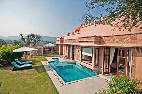 Patio, Facade/entrance, Day, Garden, Spa and wellness centre/facilities, Pool view, Swimming pool, sunbed