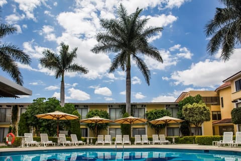 Swimming pool, Swimming pool