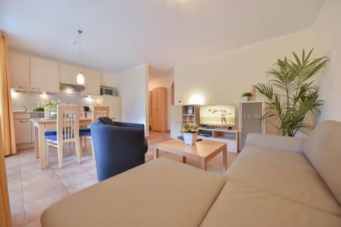 TV and multimedia, Kitchen or kitchenette, Living room, Seating area, Dining area, minibar