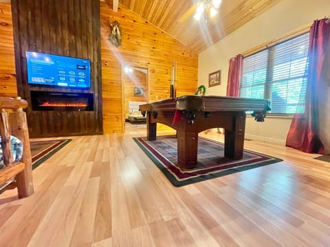 Dancing Bear House in Pigeon Forge