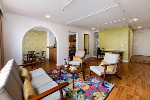 View (from property/room), Living room, Seating area, Dining area, kitchen