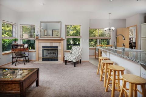 Cooper Mountain Retreat House in Beaverton