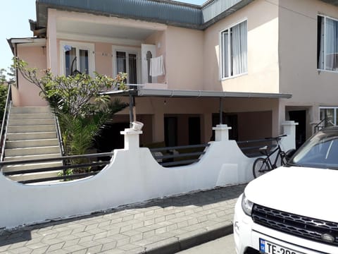 Facade/entrance, Activities, Balcony/Terrace, Other, Decorative detail, Area and facilities