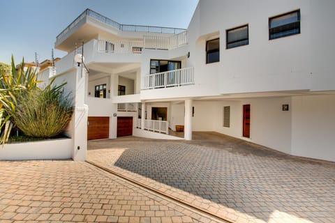 Limoni Luxury Suites Bed and Breakfast in Plettenberg Bay