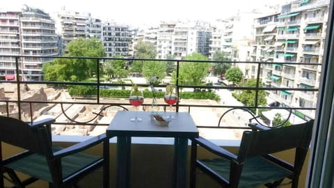 Balcony/Terrace, Street view