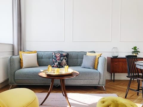 Living room, Seating area