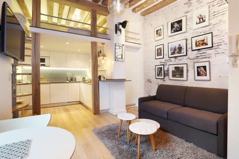 Living room, Seating area, Dining area