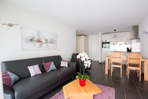 Day, Living room, Seating area, Dining area