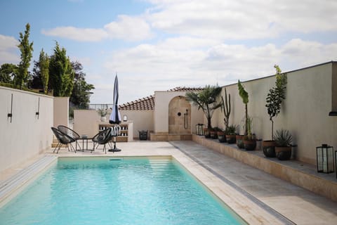 Swimming pool, Swimming pool