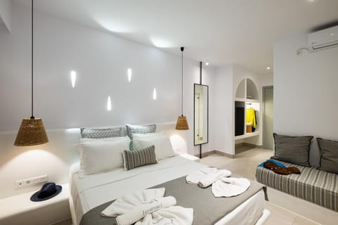Quartano Luxury Cycladic Residence, Adults Only (13+) Hotel in Naousa