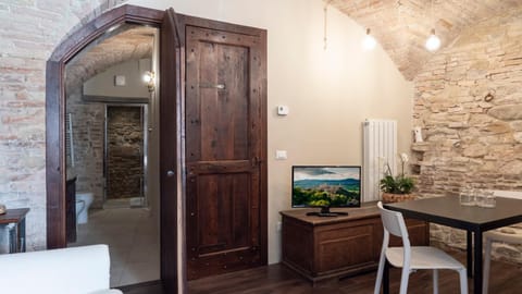 TV and multimedia, Dining area