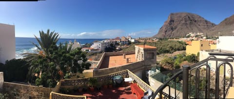 City view, Mountain view, Sea view