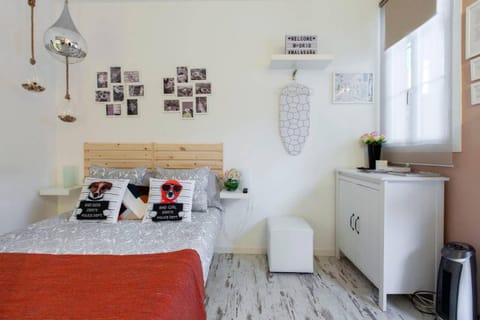 Photo of the whole room, Decorative detail, Bedroom