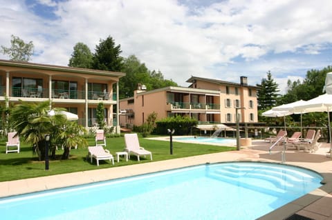 Property building, Garden, Swimming pool