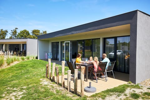 Day, Summer, Garden, Balcony/Terrace, On site, Garden view, young children, Family