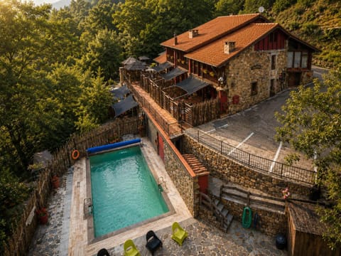 Property building, Day, Pool view, Swimming pool
