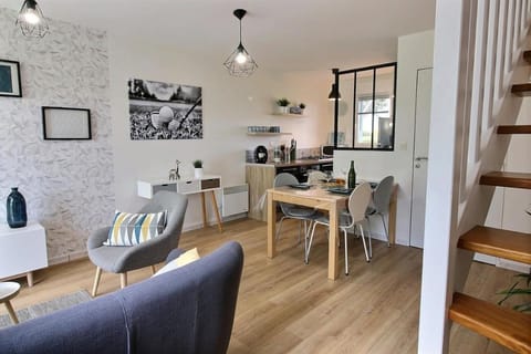 Gite - Le Green - Maison avec Terrasse dans parc avec piscine proche plages et Golf House in Brittany