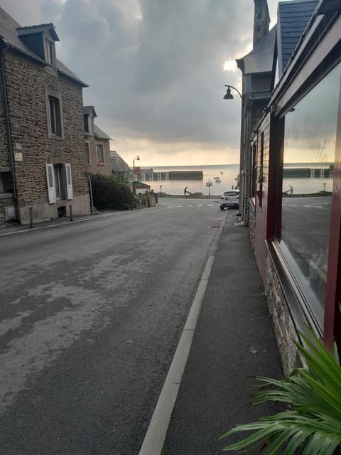 Hotel La Voilerie Cancale bord de mer Hotel in Cancale