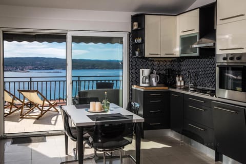 Dining area, Sea view, kitchen