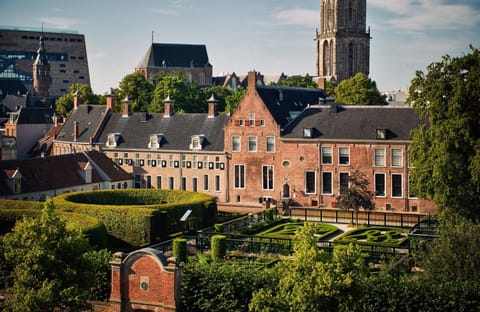 Property building, Bird's eye view, Landmark view