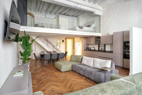 TV and multimedia, Kitchen or kitchenette, Living room, Dining area