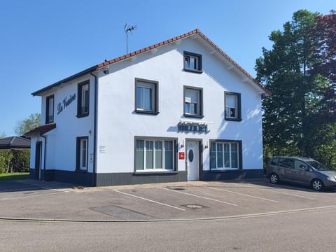 Logis Hôtel Restaurant La Vraine Hotel in Vosges