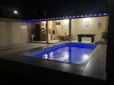 Swimming pool