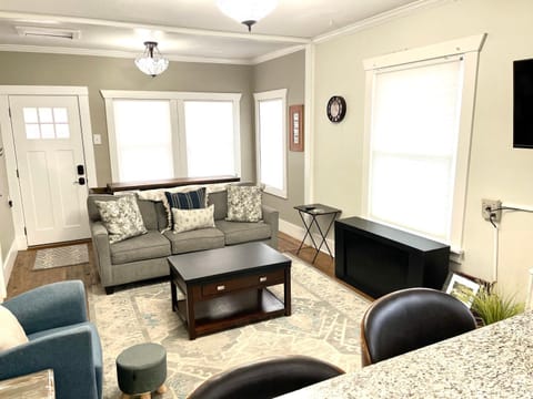 TV and multimedia, Living room, Dining area, Evening entertainment