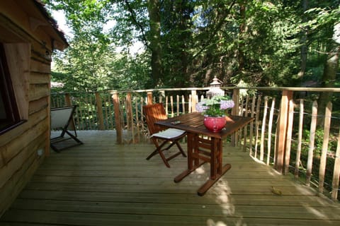 B&B La Cabane du Bois Dormant Bed and Breakfast in Wallonia, Belgium