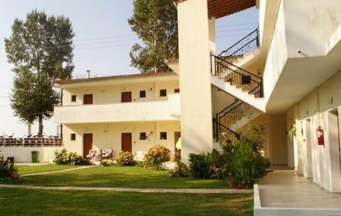 Property building, Day
