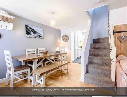 Sunny Shores House in Aberdyfi