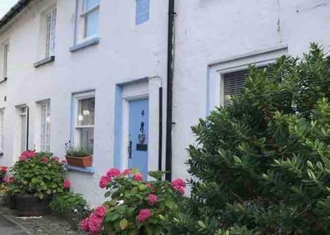 Sunny Shores House in Aberdyfi