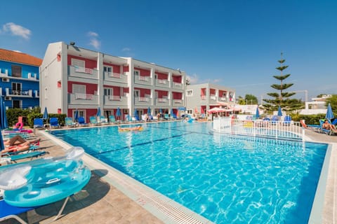 Property building, Swimming pool, Swimming pool