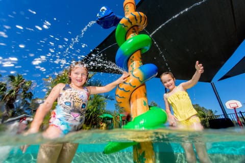 On site, Swimming pool, children, Family