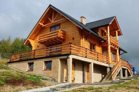 Property building, Facade/entrance, Day, Balcony/Terrace, Floor plan