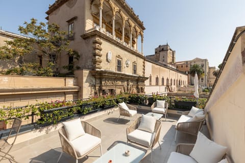 Nearby landmark, Neighbourhood, Balcony/Terrace, City view, Landmark view
